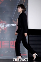 [TF포토] 황우슬혜, '블랙 슈트로 멋스러운 입장'