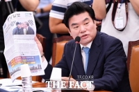  '불법 정치자금' 원유철 1심 징역 10월....법정구속은 면해