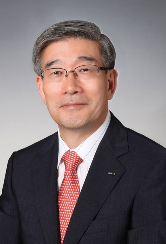 롯데그룹 사령탑인 롯데지주 공동 대표를 새롭게 맡게 된 송용덕 부회장이 15일 향후 경영 방향과 관련해 아직 업무를 파악하고 있는 중이라고 말했다. /롯데그룹 제공