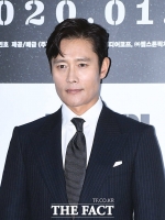 [TF포토] 이병헌, '빠져드는 눈빛'