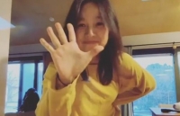  이효리, '아무노래' 댄스 영상 관심 폭주...지코 '우왓'