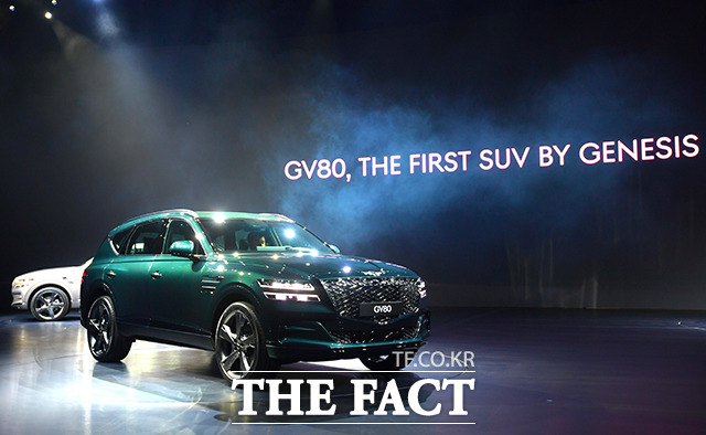 현대자동차가 제네시스 SUV(스포츠유틸리티차) GV80 출시에 힘입어 강세를 나타내고 있다. 사진은 15일 오전 경기도 고양시 킨텍스 제1전시장에서 열린 GV80 신차 발표회 모습. /이선화 기자