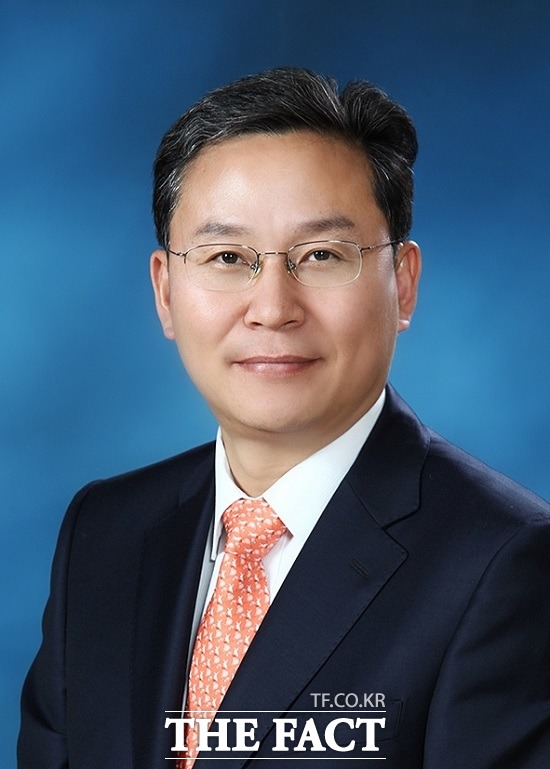 문재인 대통령은 16일 국토교통부 제2차관에 손명수(사진) 국토부 기획조정실장을 내정했다. /청와대 제공