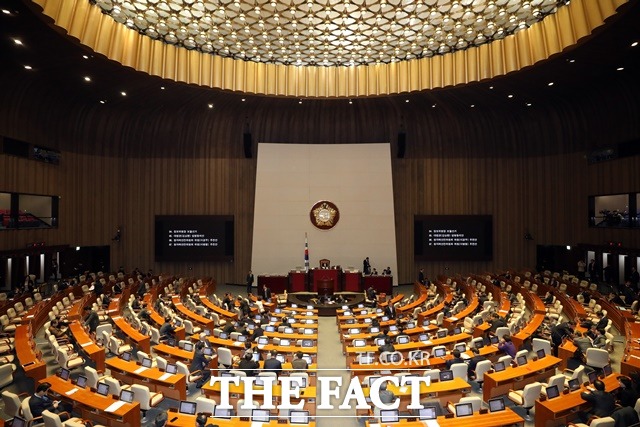 노동계는 김용균법이 위험의 외주화를 막기엔 역부족이라고 보고 있다. /뉴시스