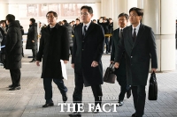 [TF포토] 공판 출석하는 이재용 부회장
