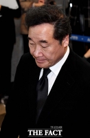 [TF포토] 침통한 표정으로 빈소 방문한 이낙연 전 총리