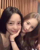  한서희, 故 구하라 납골당 방문...'꿈에서 또 봐'