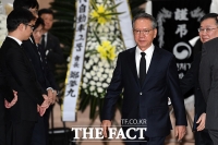 [TF포토] 조문 마치고 빈소 나서는 김형오 자유한국당 공관위원장