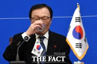 [TF포토] '다가오는 선거' 갈증나는 이해찬 대표