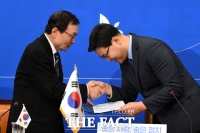 [TF포토] 민주당 11호 인재에 국방 전문가 최기일 교수