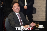 [TF포토] 황교안 대표와 환담 나누는 김병준 전 비대위원장