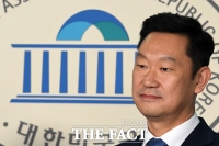 [TF포토] 생각에 잠긴 곽상언 변호사