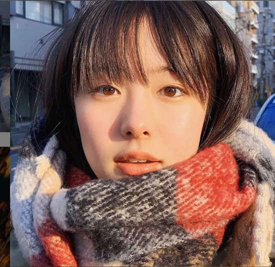 일본 배우 카라타 에리카가 일본 내의 유명 배우 히가시데 마사히로와 불륜설에 휩싸였다. /카라타 에리카 SNS 캡처