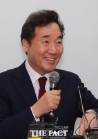 [TF포토] 종로 출마 이낙연, '여유 넘치는 미소'