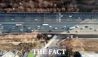 [TF포토] 아직 한산한 경부고속도로