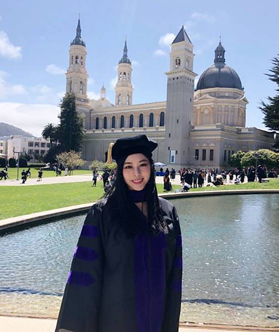 서세원·서정희의 딸 서동주가 이혼 후 변호사와 방송인을 겸하며 새로운 출발을 알렸다./서동주 SNS