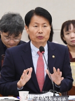 [TF포토] 질의에 답변하는 김강립 보건복지부 차관