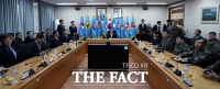 [TF포토] 부대현황보고 받는 문희상 국회의장