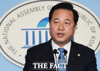 [TF포토] 김두관 더불어민주당 의원, '양산을에 출마하겠습니다'