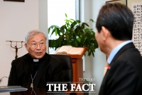 [TF포토] 정세균 총리 만난 염수정 추기경