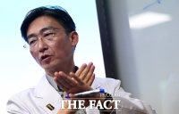 [TF포토] 아주대 병원과 갈등 관련 설명하는 이국종 교수