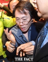 [TF포토] 미래한국당 창당 반대 외치는 오태양 미래당 대표