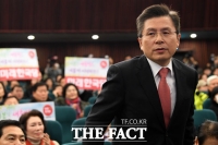 [TF포토] 미래한국당 축사하는 황교안