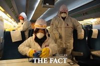 [TF포토] 심상정, KTX 방역 현장 점검