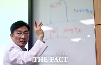 [TF포토] 병원측 주장 반박하는 이국종 교수
