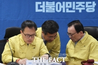 [TF포토] 이해찬-윤호중, '비밀스러운 대화'