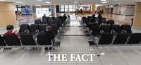 [TF포토] 신종 코로나로 썰렁한 김포공항