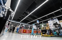 [TF포토] '신종 코로나'로 텅텅 빈 대형마트