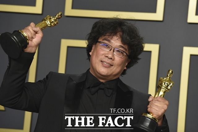 봉준호 감독의 영화 기생충이 제92회 아카데미 시상식에서 4개 부문 수상했다. /로스앤젤레스(미국)=AP.뉴시스