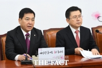 [TF포토] 최고위원회의 발언하는 심재철