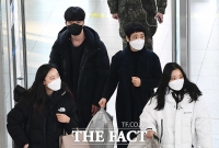 [TF포토] 선택이 아닌 필수가 된 마스크