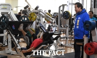 [TF포토] '운동 잘 하시네!'