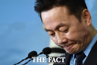 [TF포토] 굳은 표정의 정봉주