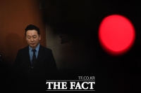 [TF포토] 취재진 질문 받는 정봉주