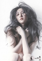  '인생 화보 탄생'..예지, 꽃 모티브로 압도적 고혹미