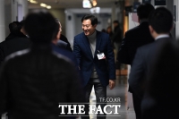 [TF포토] 오세훈, '여유로운 출발'