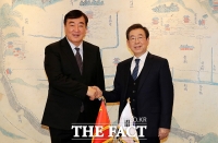 [TF사진관] 박원순 시장, 중국 대사 만나 신종 코로나 대응 논의