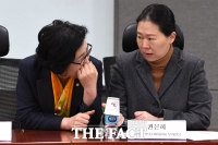 [TF포토] 대화 나누는 김삼화-권은희