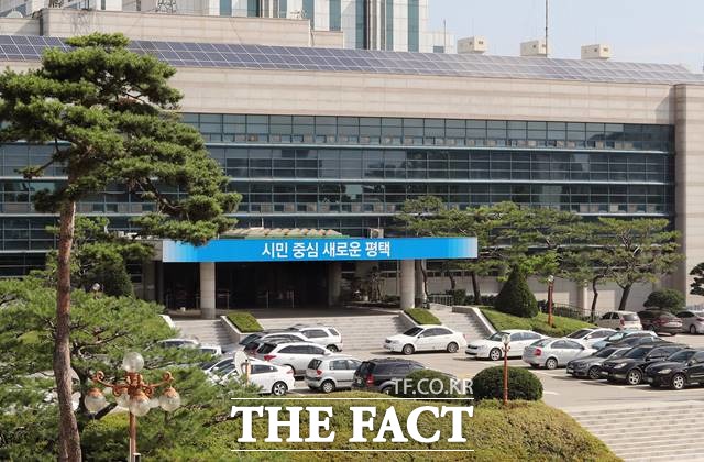 경기도 평택의 한 산부인과에서 신생아들이 호흡기세포융합바이러스(RSV)에 감염돼 보건당국이 역학조사에 나섰다. 사진은 평택시청 전경/더팩트DB