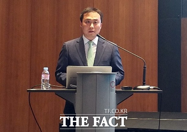 금융당국은 14일 라임 관련 검사 결과 및 사모펀드 제도 개선안을 내놓는다. 사진은 원종준 라임자산운용 대표이사가 지난해 10월 14일 오후 서울 여의도에서 라임자산운용 펀드 환매 연기 관련 기자간담회를 하고 있다. /더팩트 DB