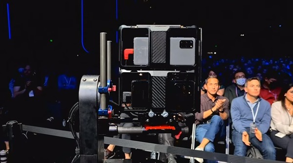 삼성전자가 지난 12일 갤럭시 언팩 2020을 개최했다. 이날 생중계는 갤럭시S20 울트라(사진)를 통해 촬영됐다. /삼성전자 유튜브 갈무리