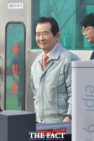 [TF포토] 진천 우한 교민 방문하는 정세균 총리