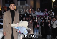 [TF포토] '시선 집중 현빈'