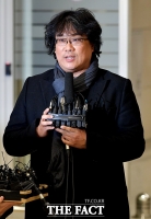  '기생충' 봉준호 금의환향...'조용히 본업인 창작으로'