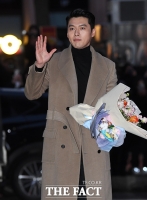 [TF포토] 현빈, '손만 들어도 설렘 유발'