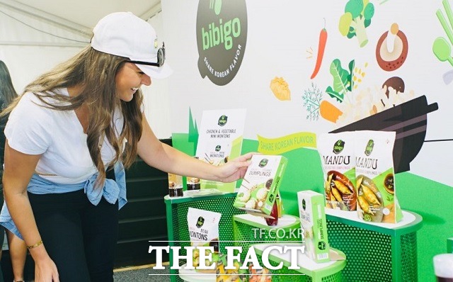 CJ제일제당이 지난 13~16일(현지시간) 미국 리비에라 컨트리클럽에서 개최된 제네시스 인비테이셔널 대회에서 비비고 부스를 운영했다. /CJ제일제당 제공